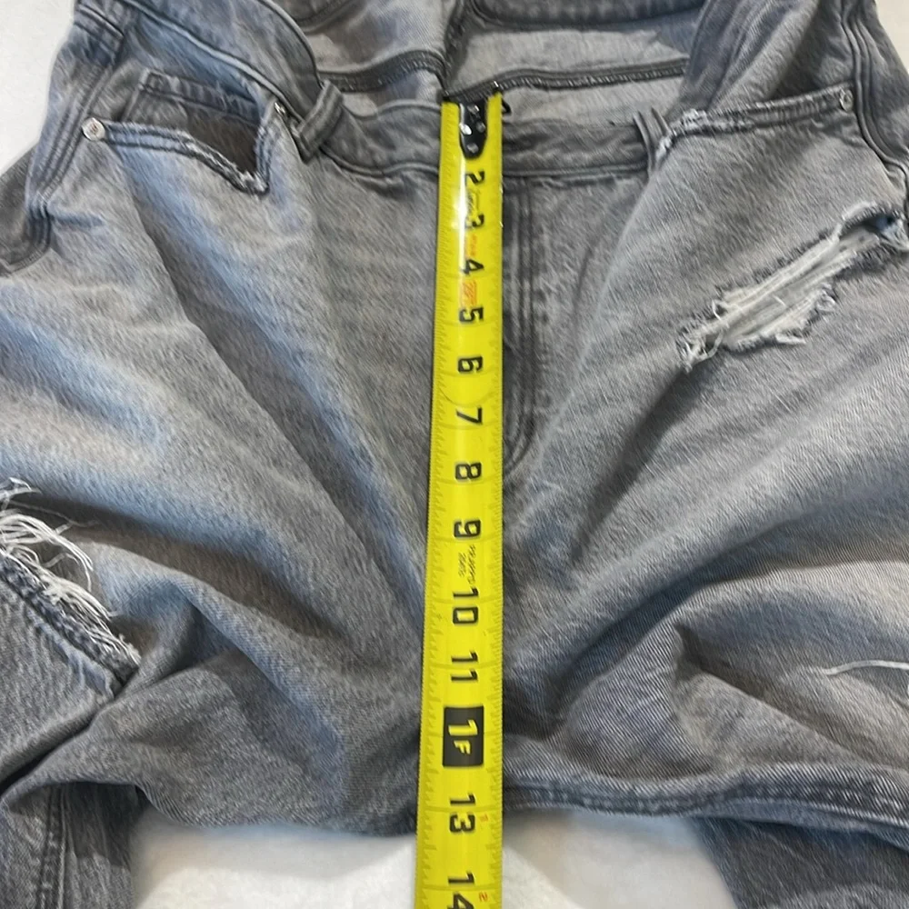 AMERICAN EAGLE WOMENS SIZE 16S Gray Distressed  MOM Jeans